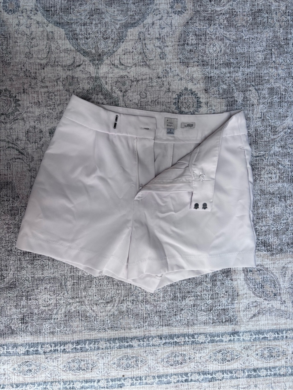 a new day White High-Waist Women’s Dress Shorts